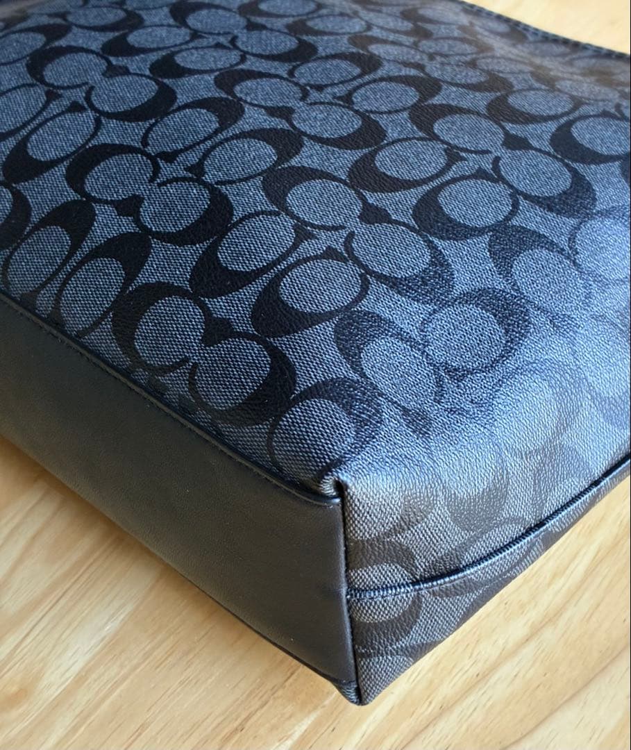 本日終了　美品　COACH グラハムメッセンジャーバッグ レザーPVC