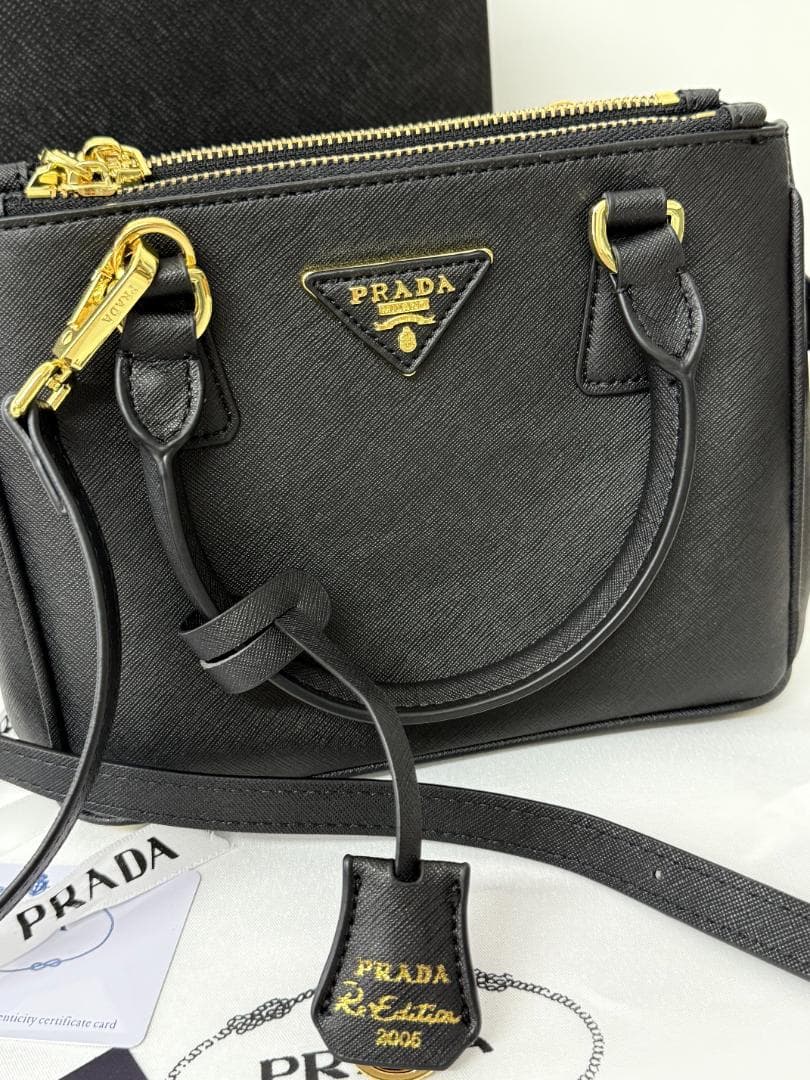 セール！ブラックレザー ショルダーバッグ