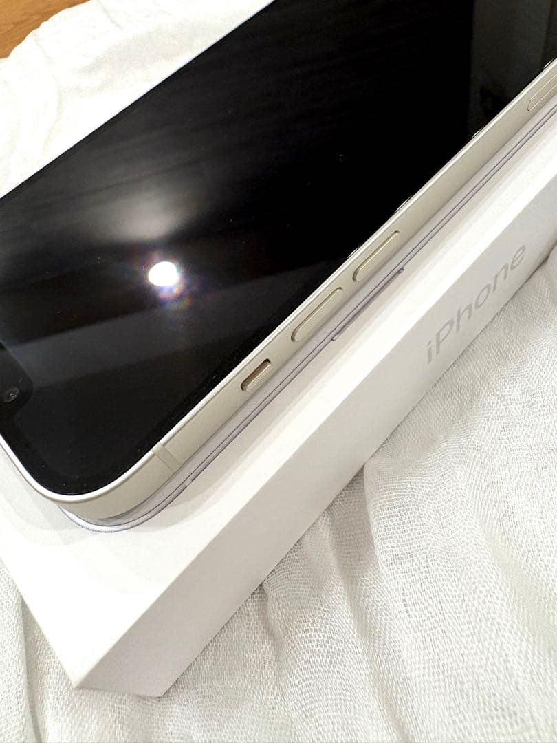 iPhone13 256GB SIMフリー スターライト バッテリー89%