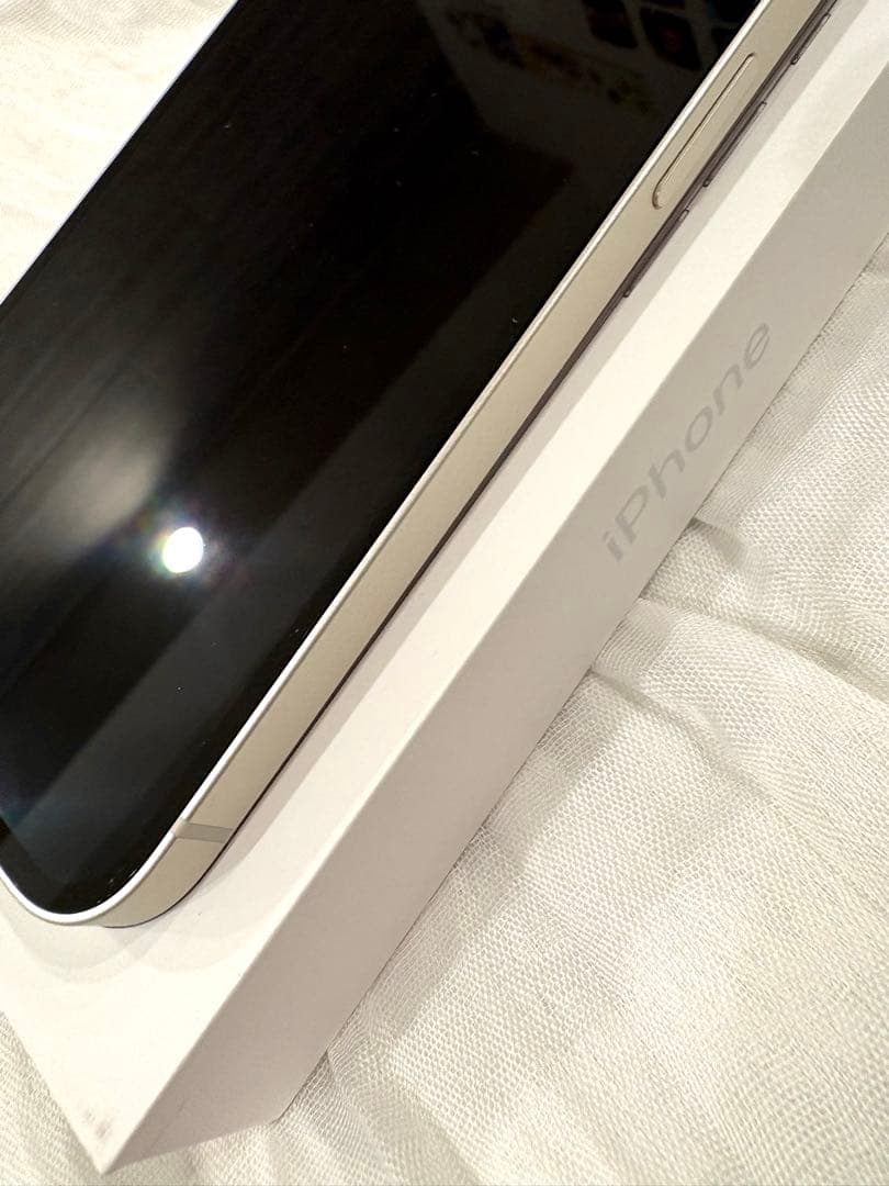 iPhone13 256GB SIMフリー スターライト バッテリー89%