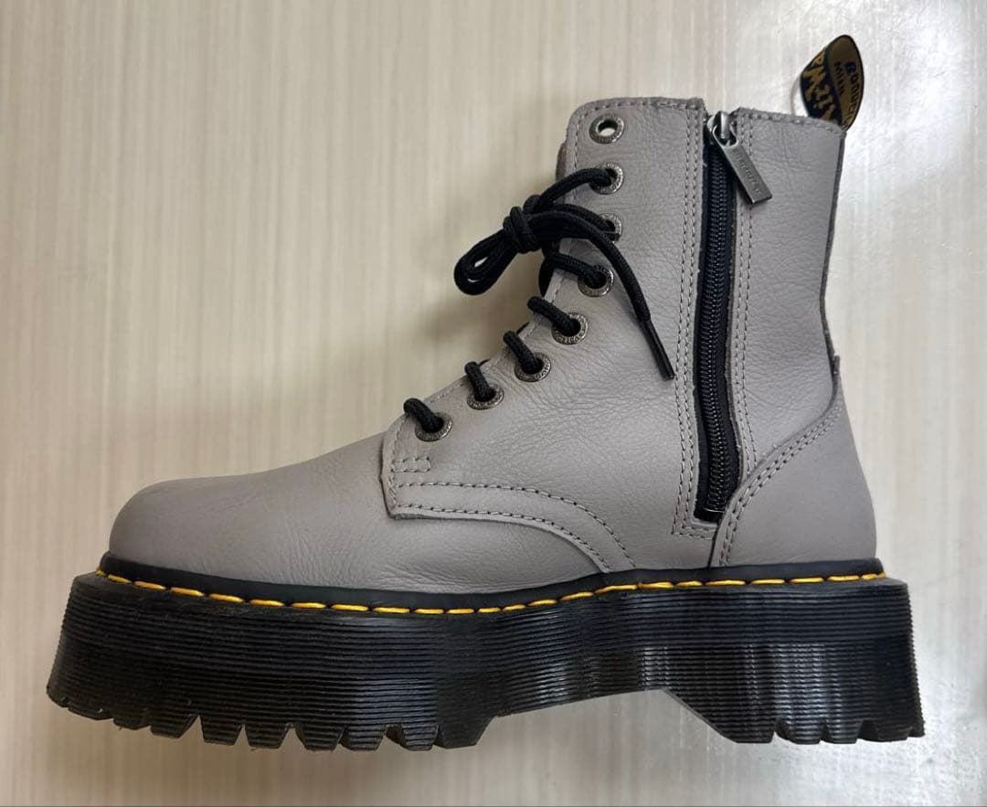 国内正規美品◎ドクターマーチン◎ 24.0 JADON III 8 ホール