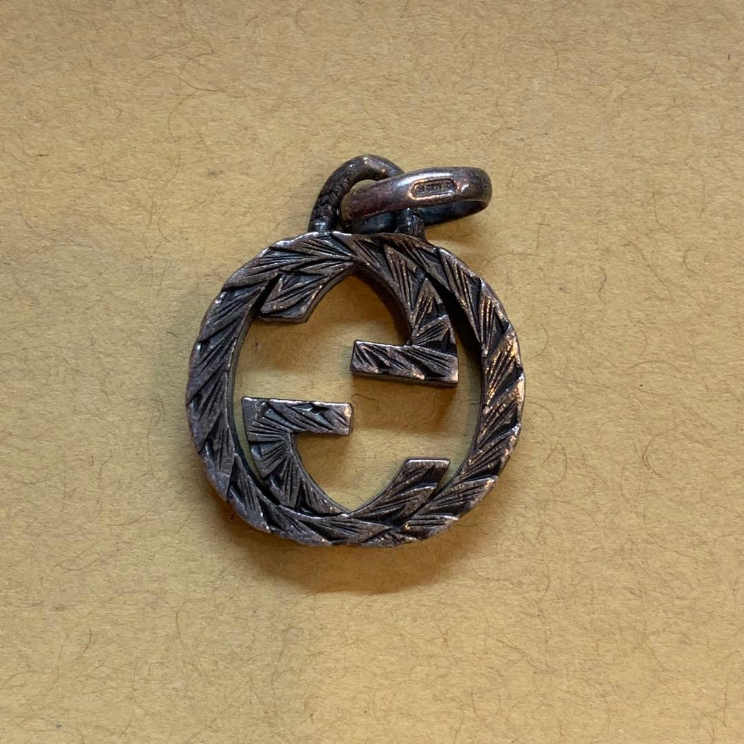 GUCCI　インターロッキング　アラベスク　Gラージネックレストップ