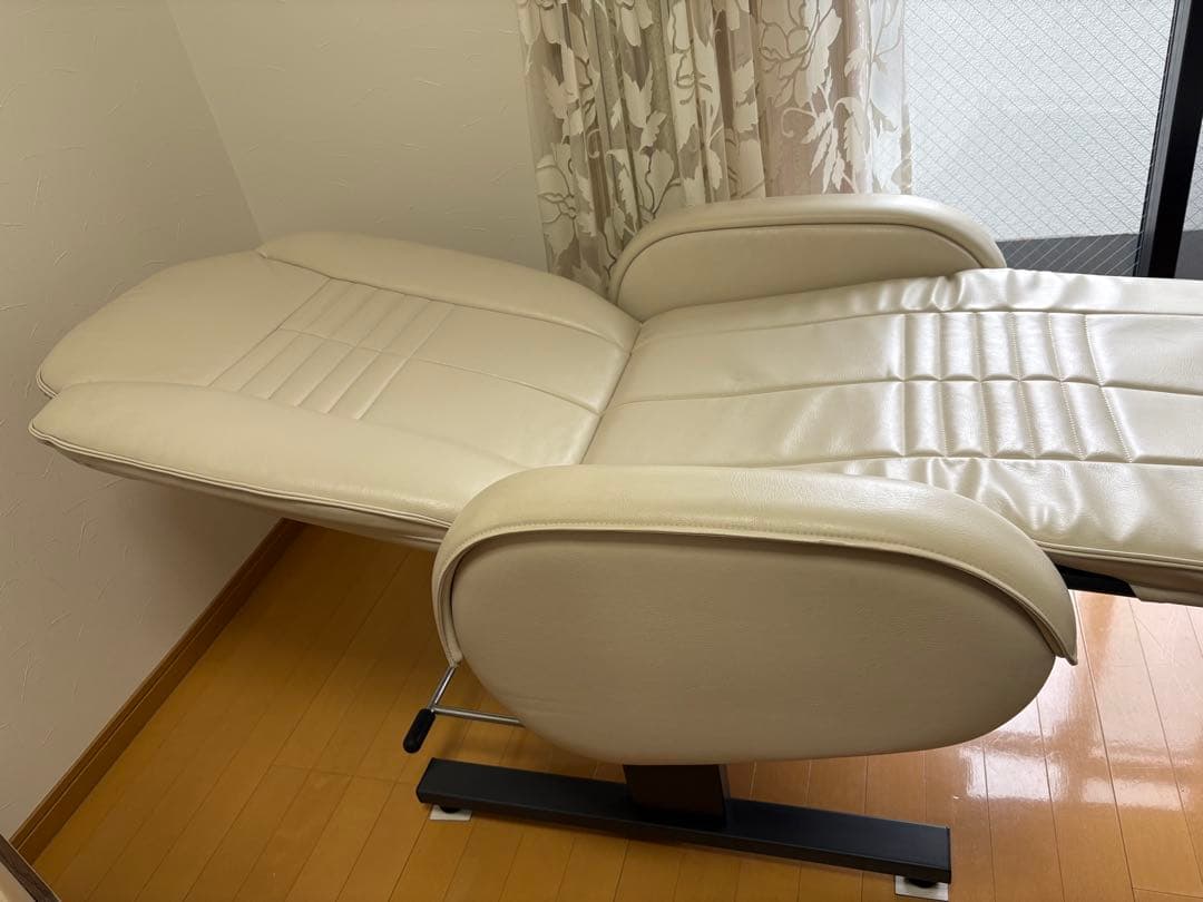 タカラベルモント「快適美顔」エステベッド 期限付き8/25まで