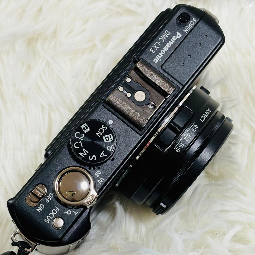 【極美品】Panasonic LUMIX LX3 デジカメ　ブラック