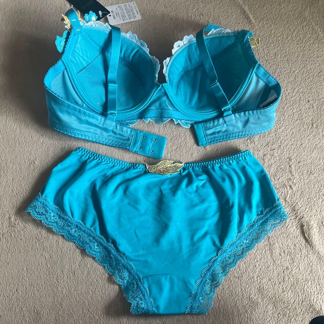 サルート青花柄刺繍ブラジャーショーツセット