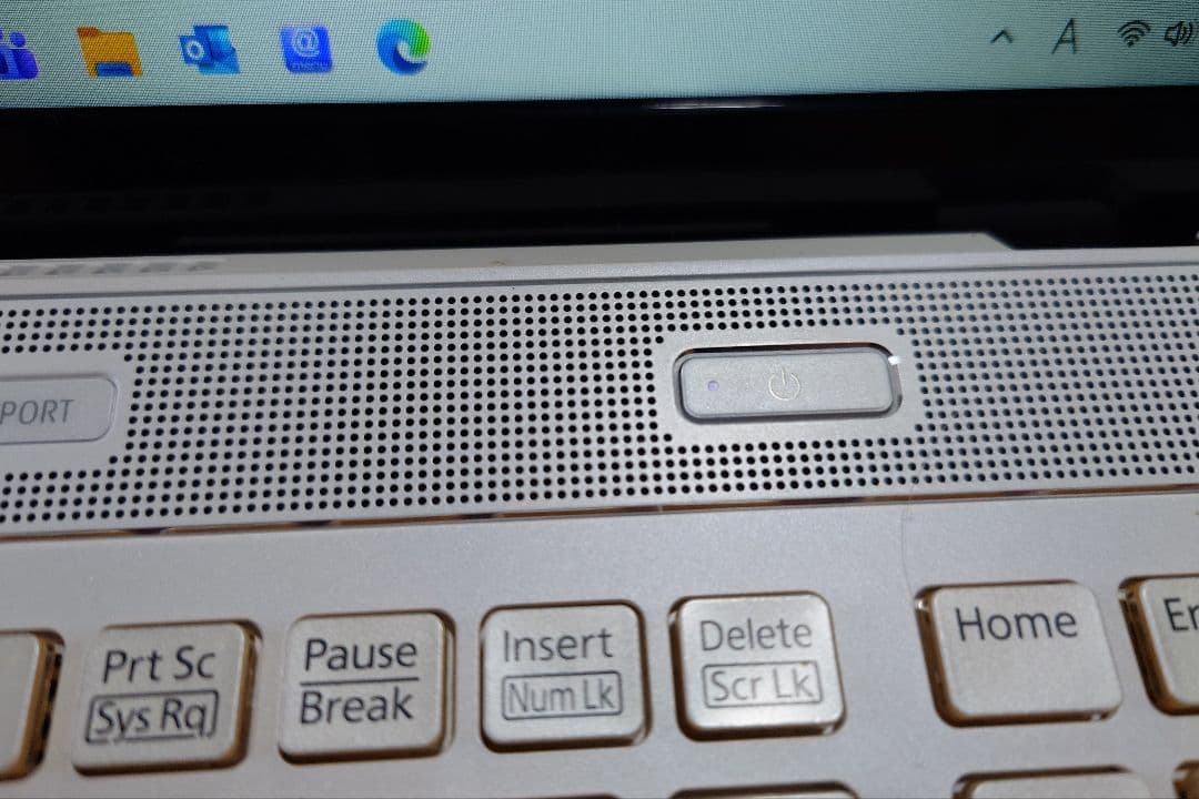 Fujitsu ノートPC FMV A77D1WG