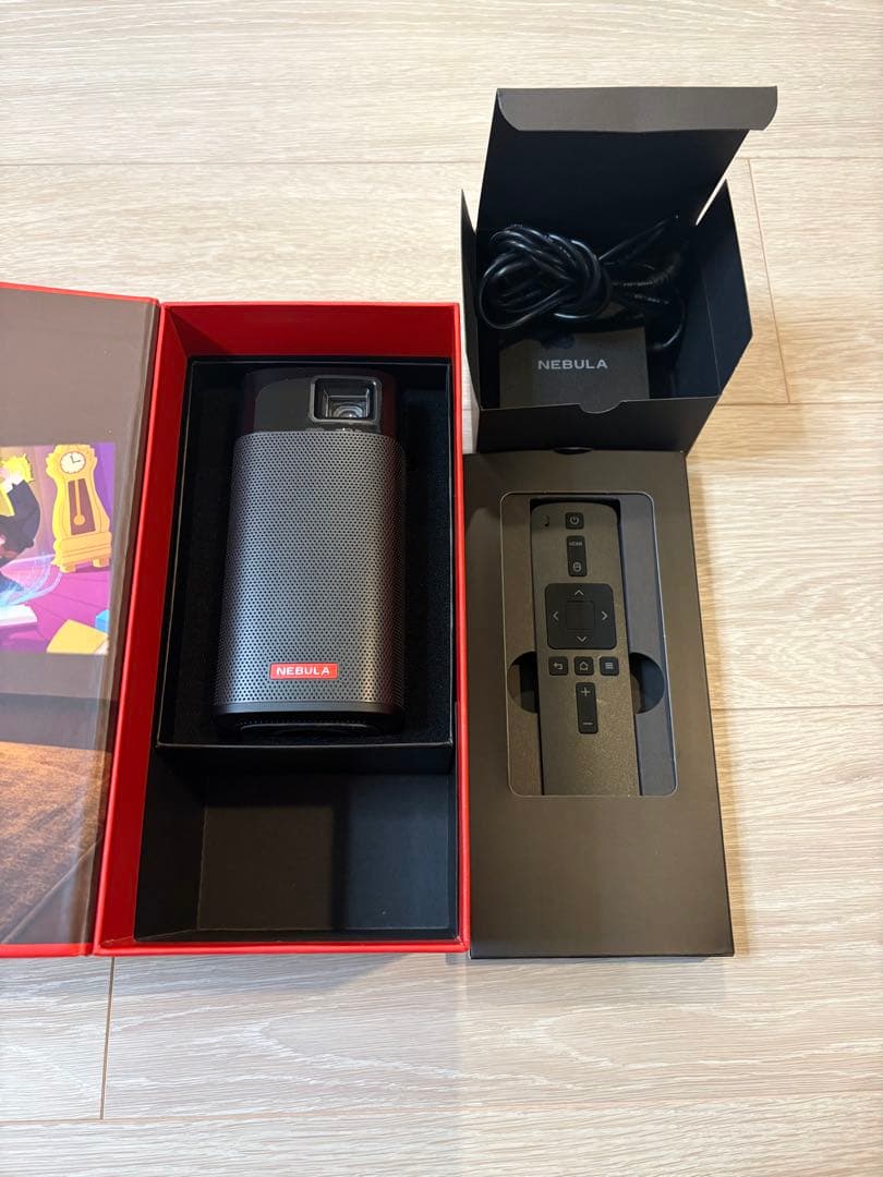 【ゆーう】プロジェクター NEBULA Apollo（三脚付き）