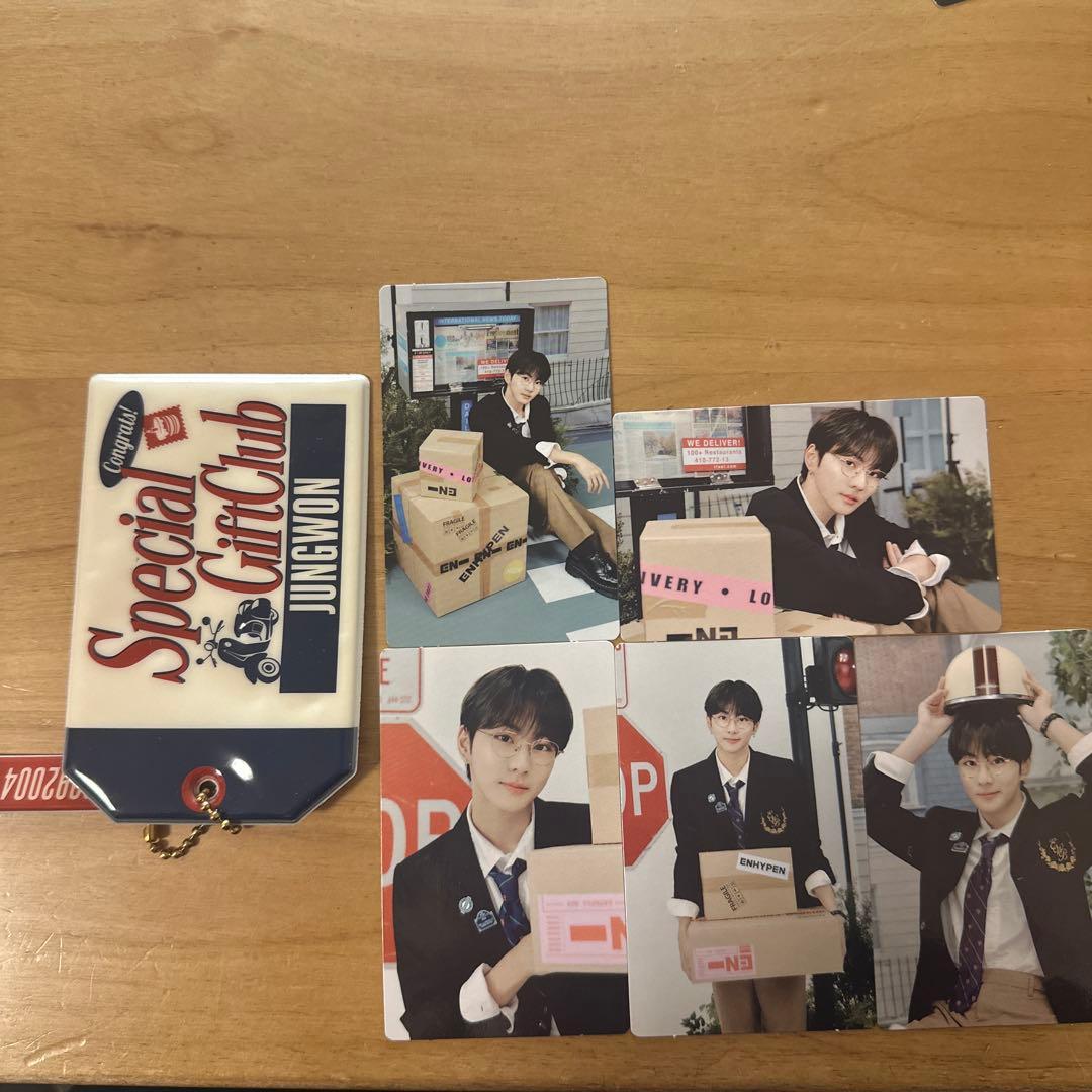 ENHYPEN トレカ　63枚 ファンクラブ継続特典、トレカケース、IDカード