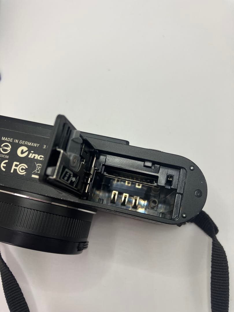 【返品保証・動作確認済】Leica X1 ブラック（純正ストラップ付き）