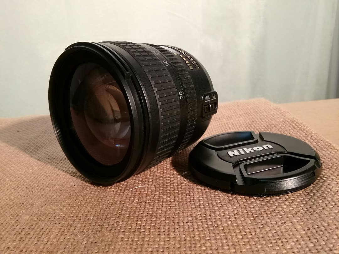 Nikon、AF-S,18～70ミリ、G,ED,DX,nikkor