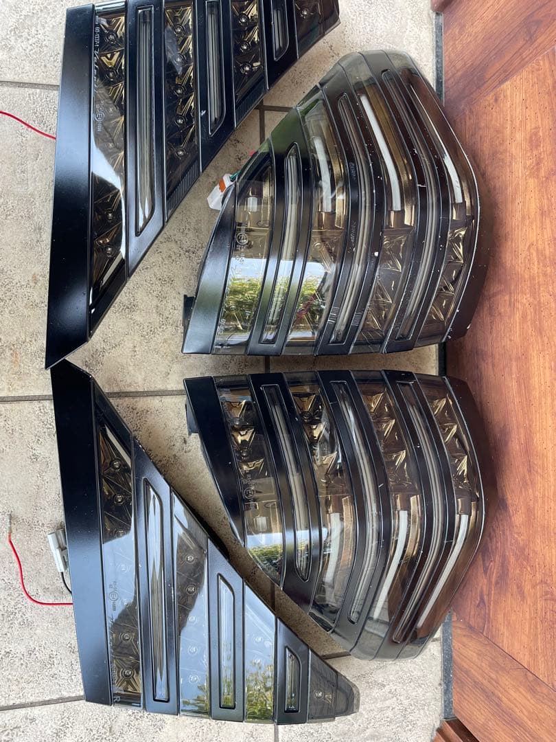 ウ*ー様 ヴェルファイア20、アルファード20　テールランプバレンティー