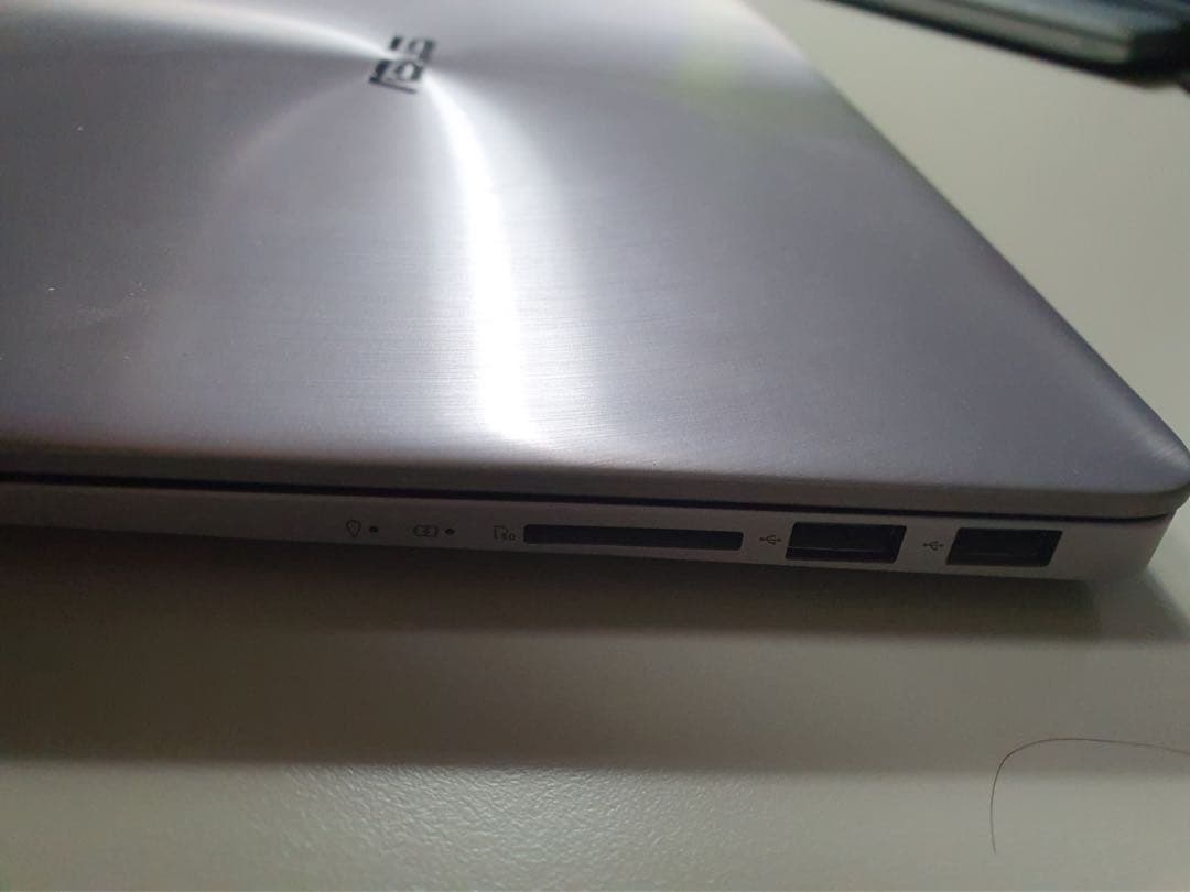 Windowsノート本体 ASUS ZenBook 14 UX410UFR