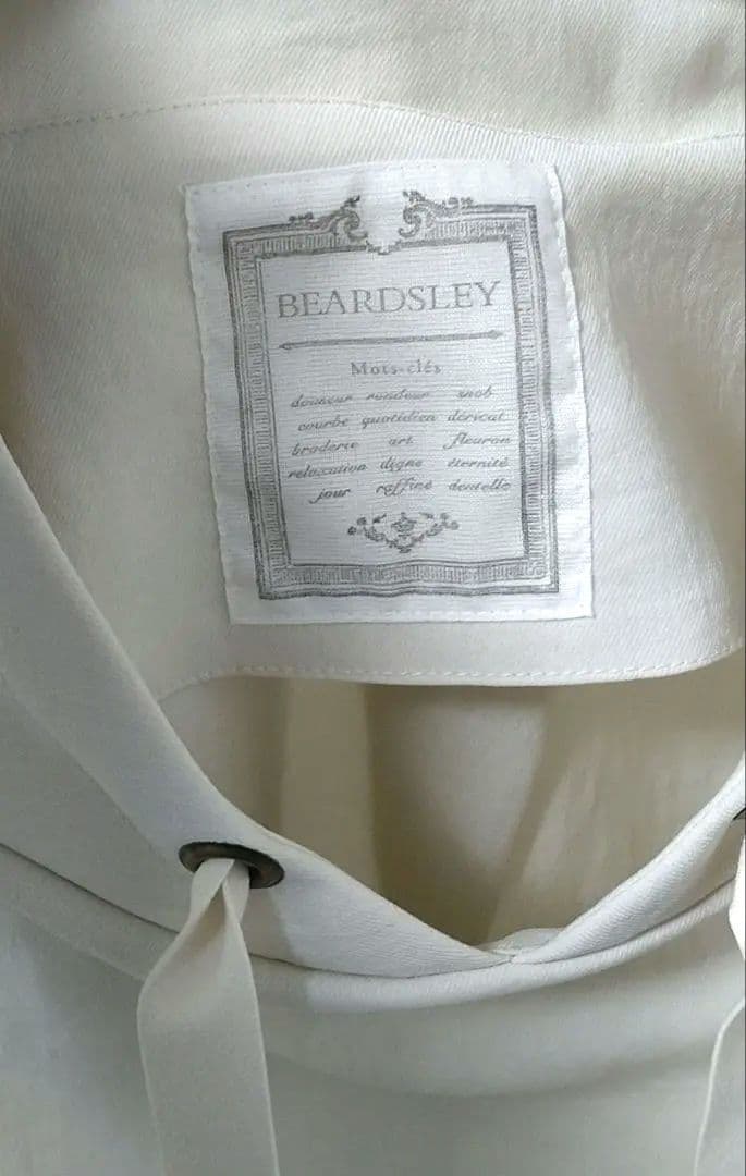 ビアズリー　パーカーライクプルオーバー