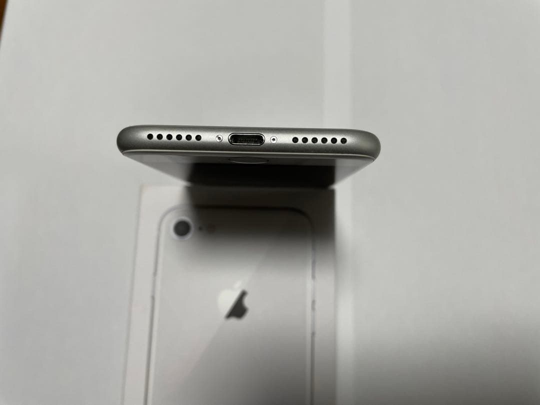 Apple iPhone 8 シルバー 本体 箱付き