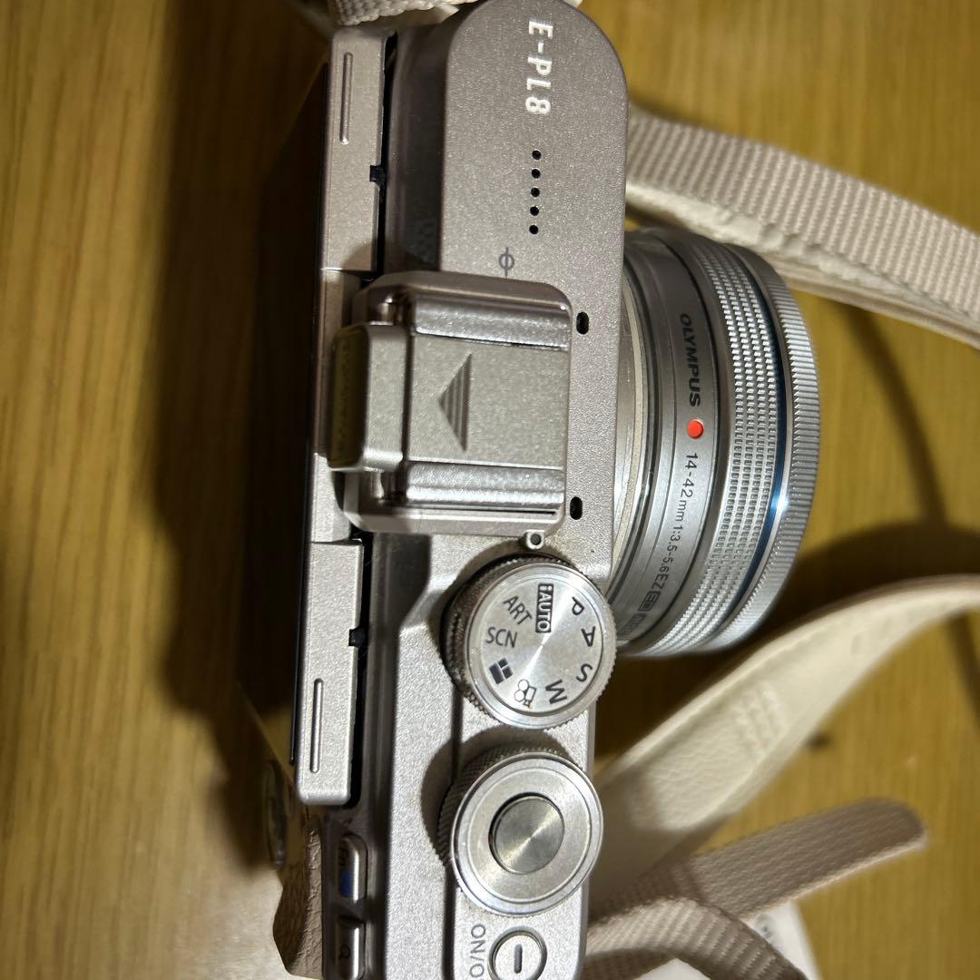 OLYMPUS PEN PL8ミラーレスカメラ M.Zuikoレンズ付き