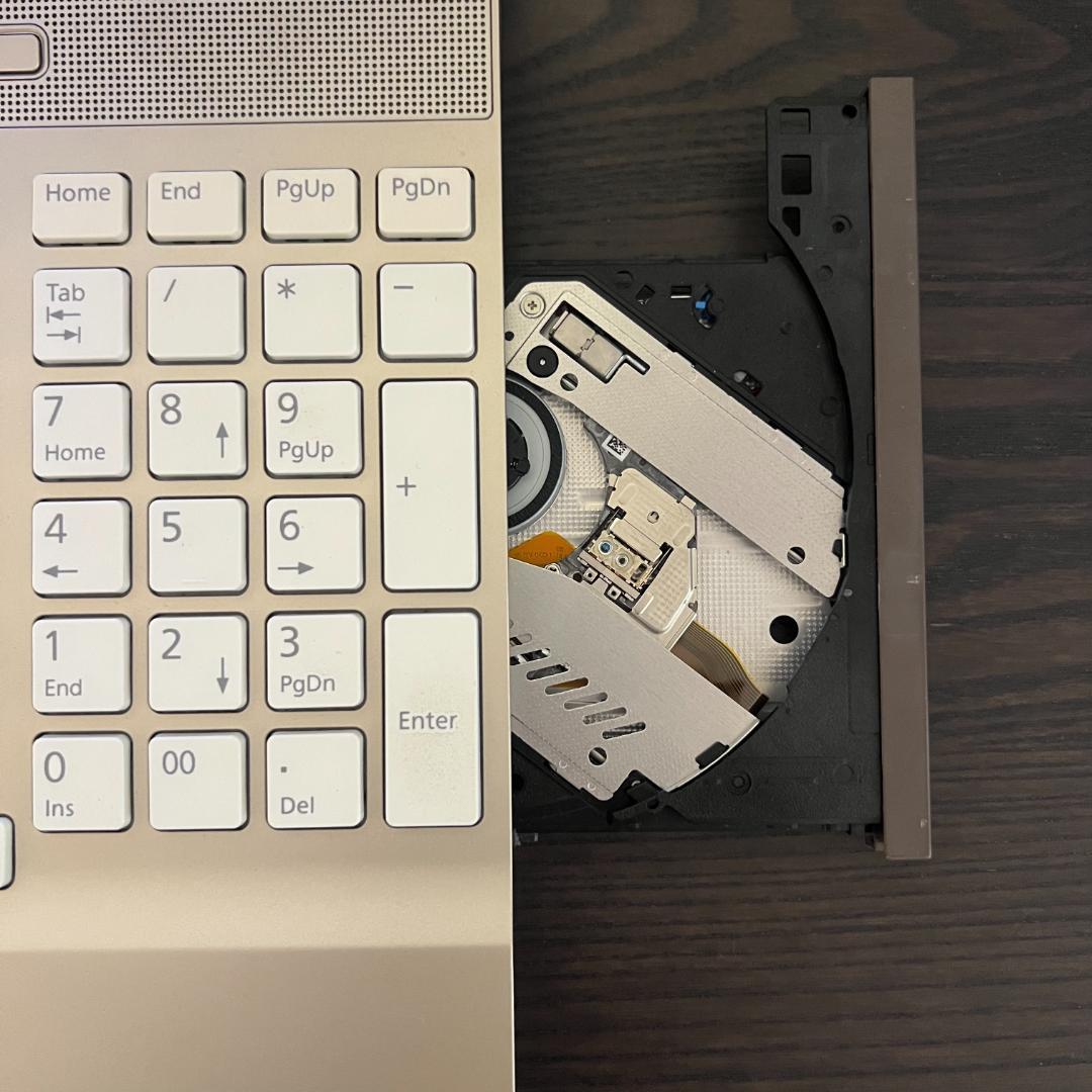 富士通 LIFEBOOK✨SSD240GB☆メモリ8GB☆Core i3