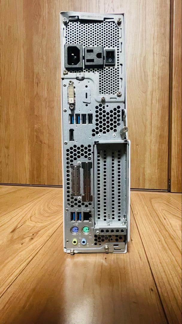 Fujitsu デスクトップPC 2020年　windows 11