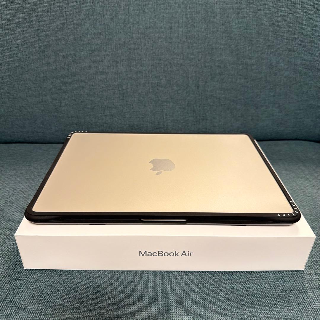 Apple 2025 MacBook Air M4 チップ搭載 13 インチ