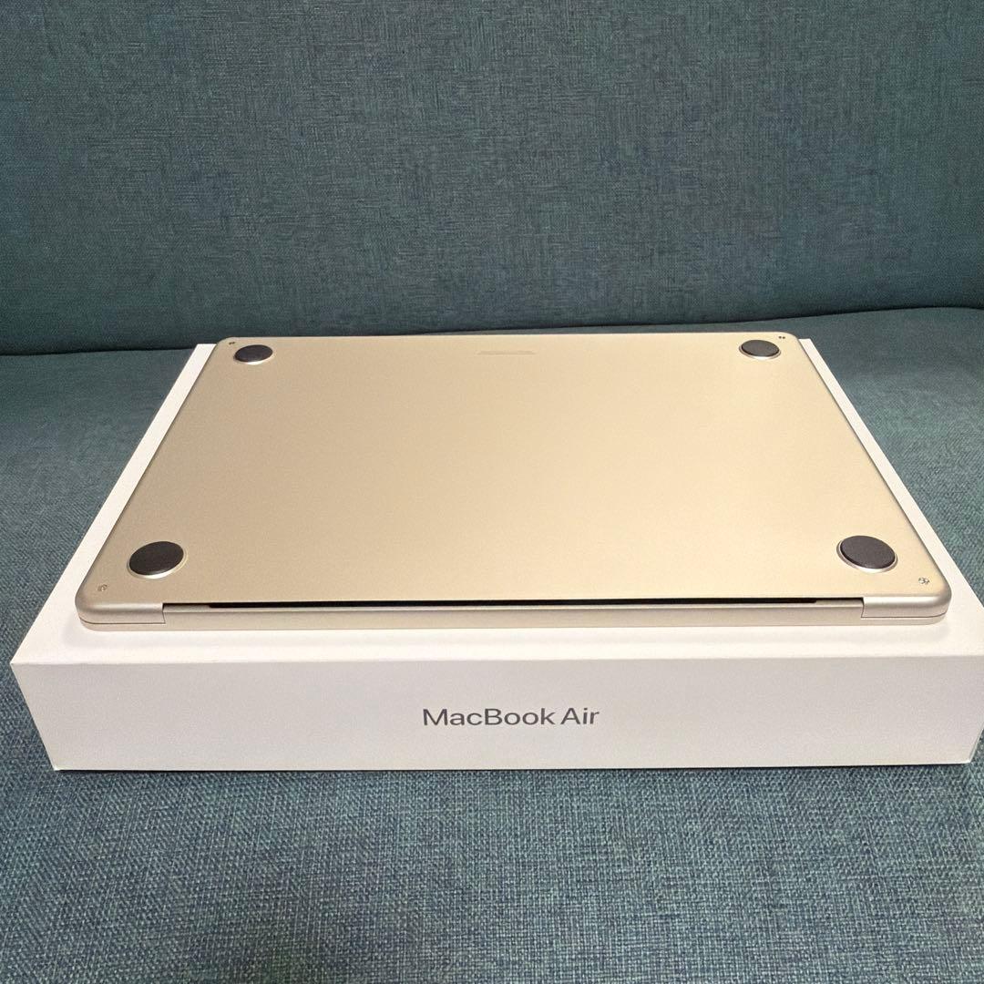 Apple 2025 MacBook Air M4 チップ搭載 13 インチ