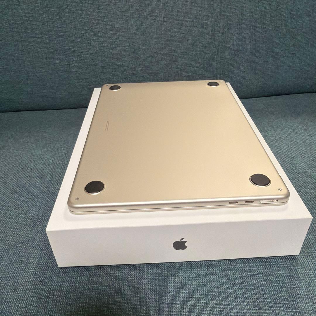 Apple 2025 MacBook Air M4 チップ搭載 13 インチ