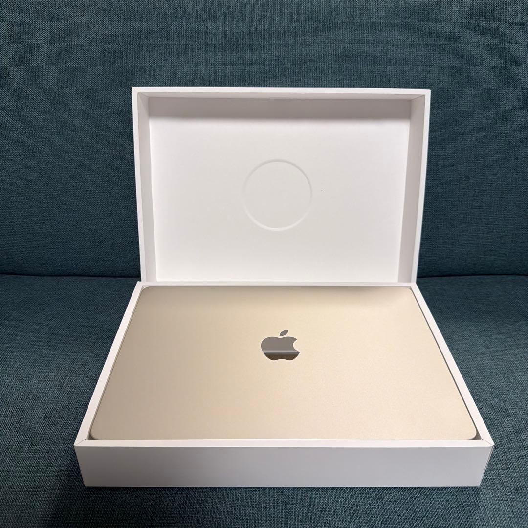 Apple 2025 MacBook Air M4 チップ搭載 13 インチ