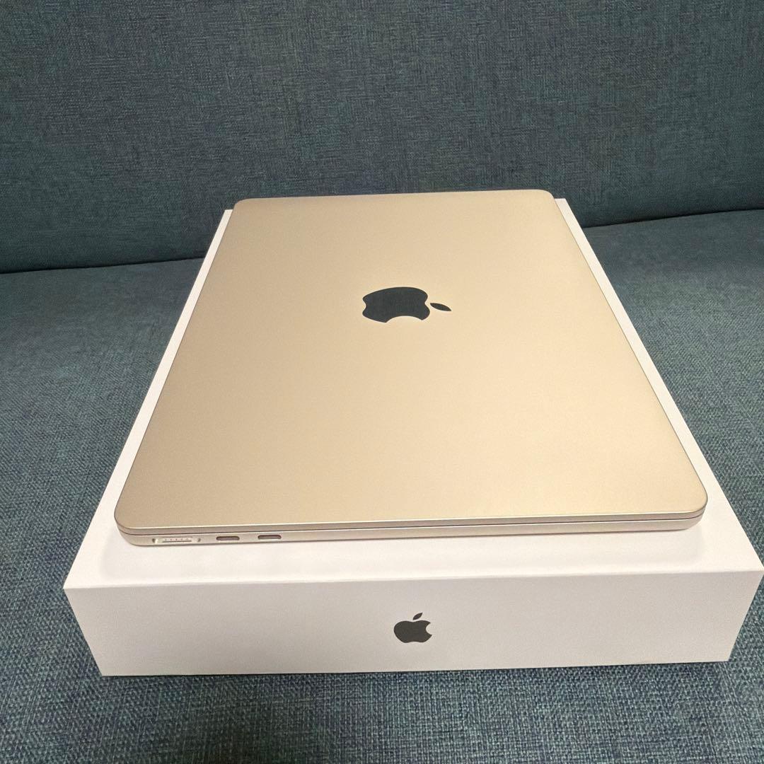Apple 2025 MacBook Air M4 チップ搭載 13 インチ