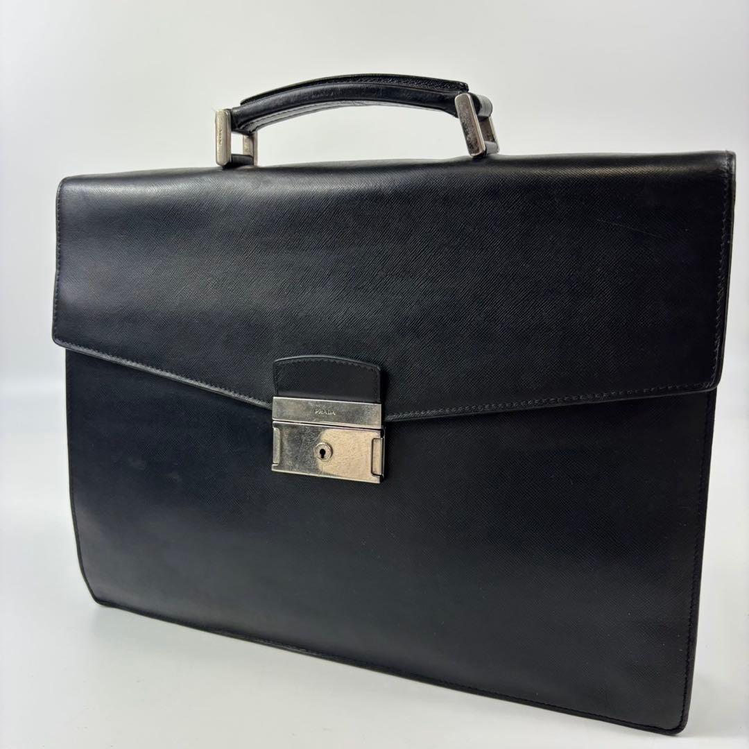 プラダ サフィアーノレザー ブリーフケース ブラック 大容量