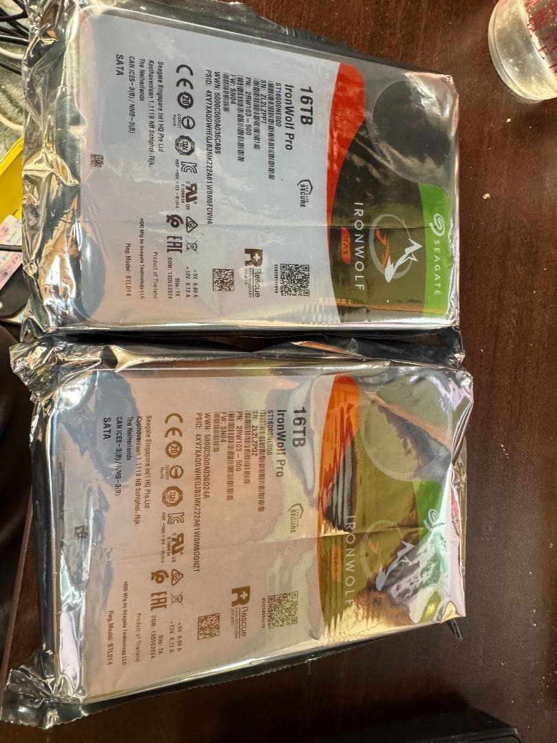 William WEI 　 IronWolf Pro 16tb　２個 ⑦