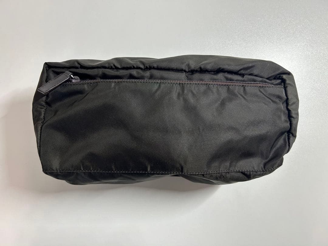 【新品】プラダ トイレタリーバッグ ※カード付