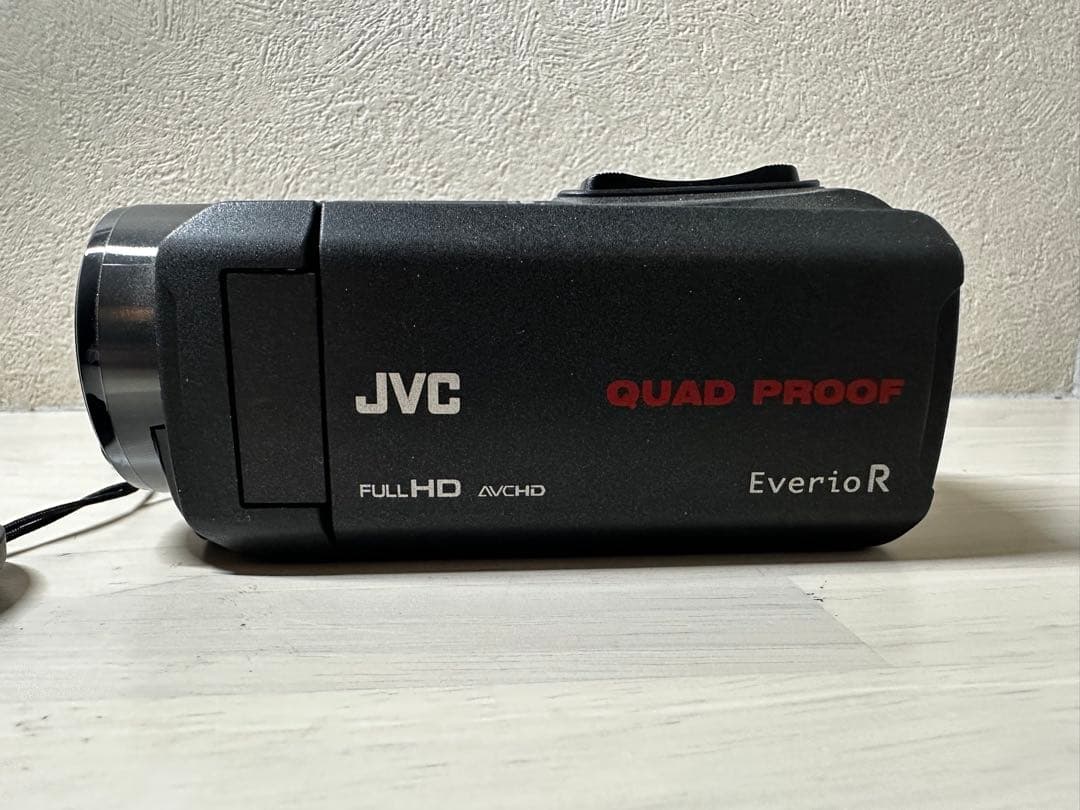 【美品】　JVCビデオカメラ　EverioR GZ-R75K-B 2021年製
