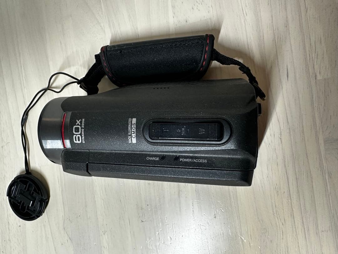 【美品】　JVCビデオカメラ　EverioR GZ-R75K-B 2021年製