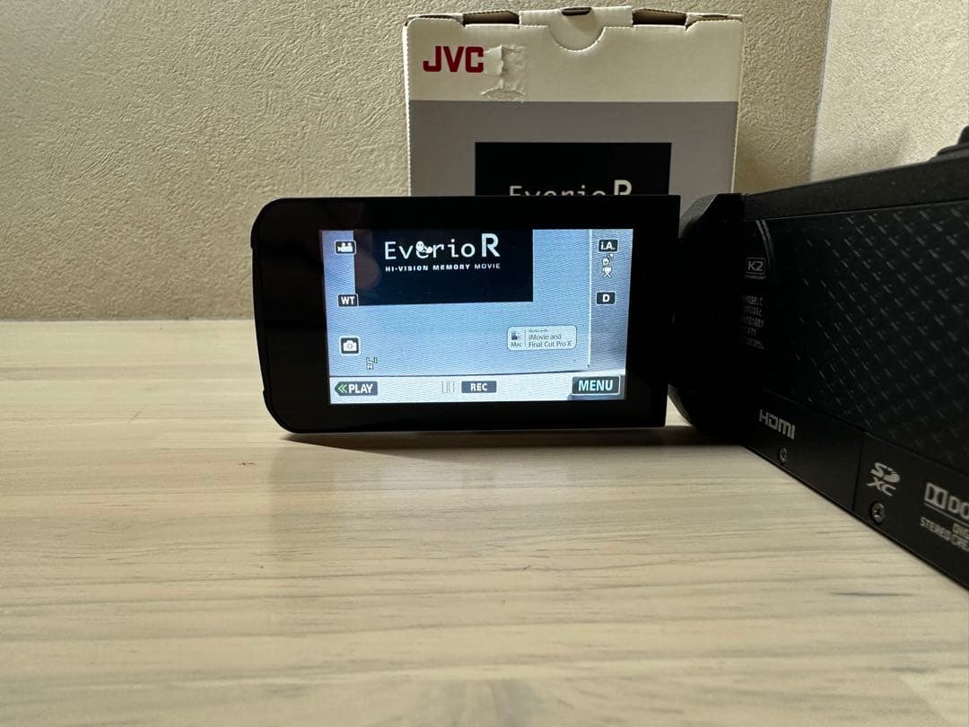 【美品】　JVCビデオカメラ　EverioR GZ-R75K-B 2021年製