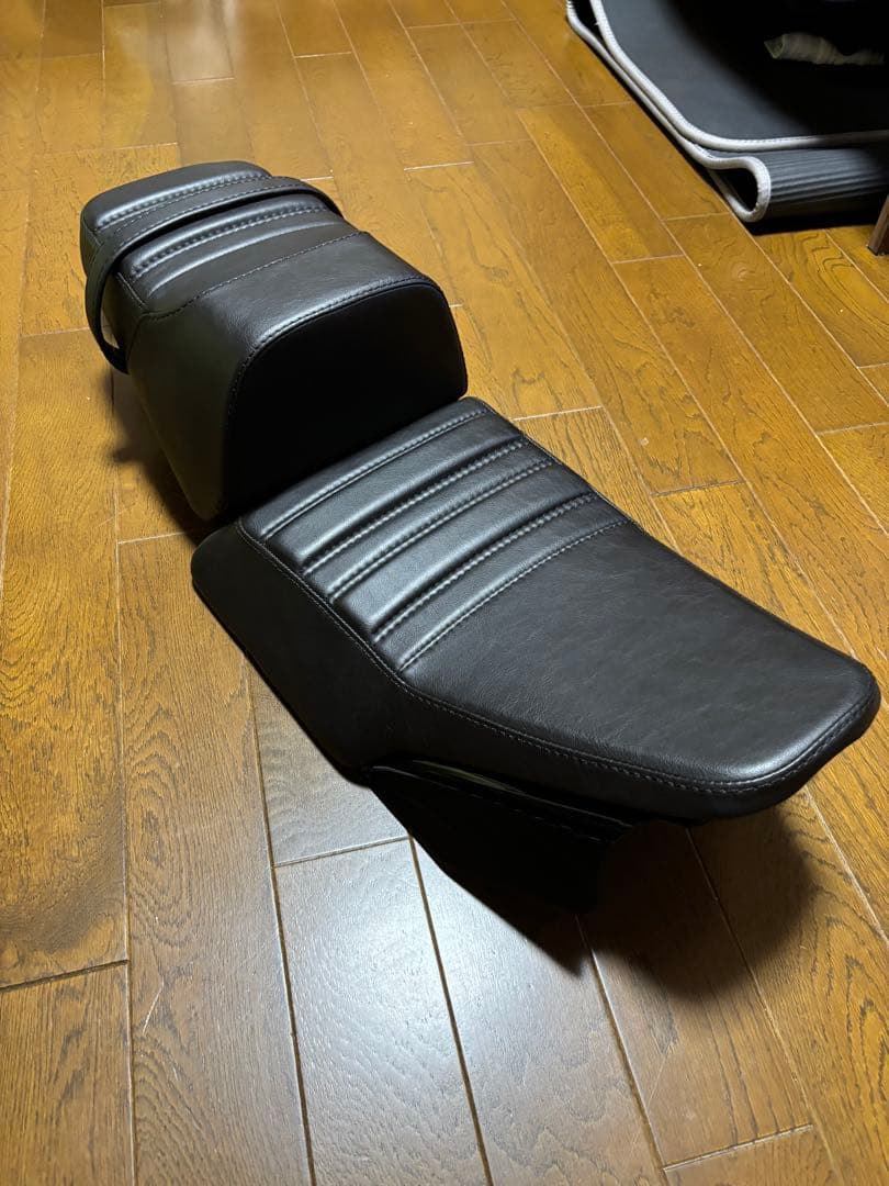 時間限定セール美品ハーレーシート 2023ストリートグライド使用数回 元値１７万