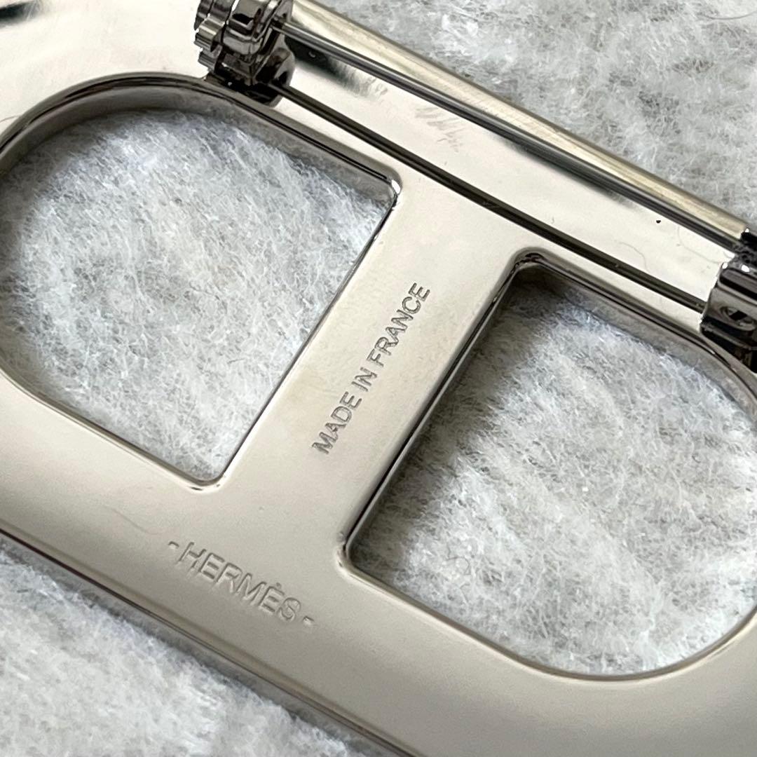 HERMES　シェーヌダンクル　バッジ　ブローチ　ブラック　黒　シルバー　箱付き