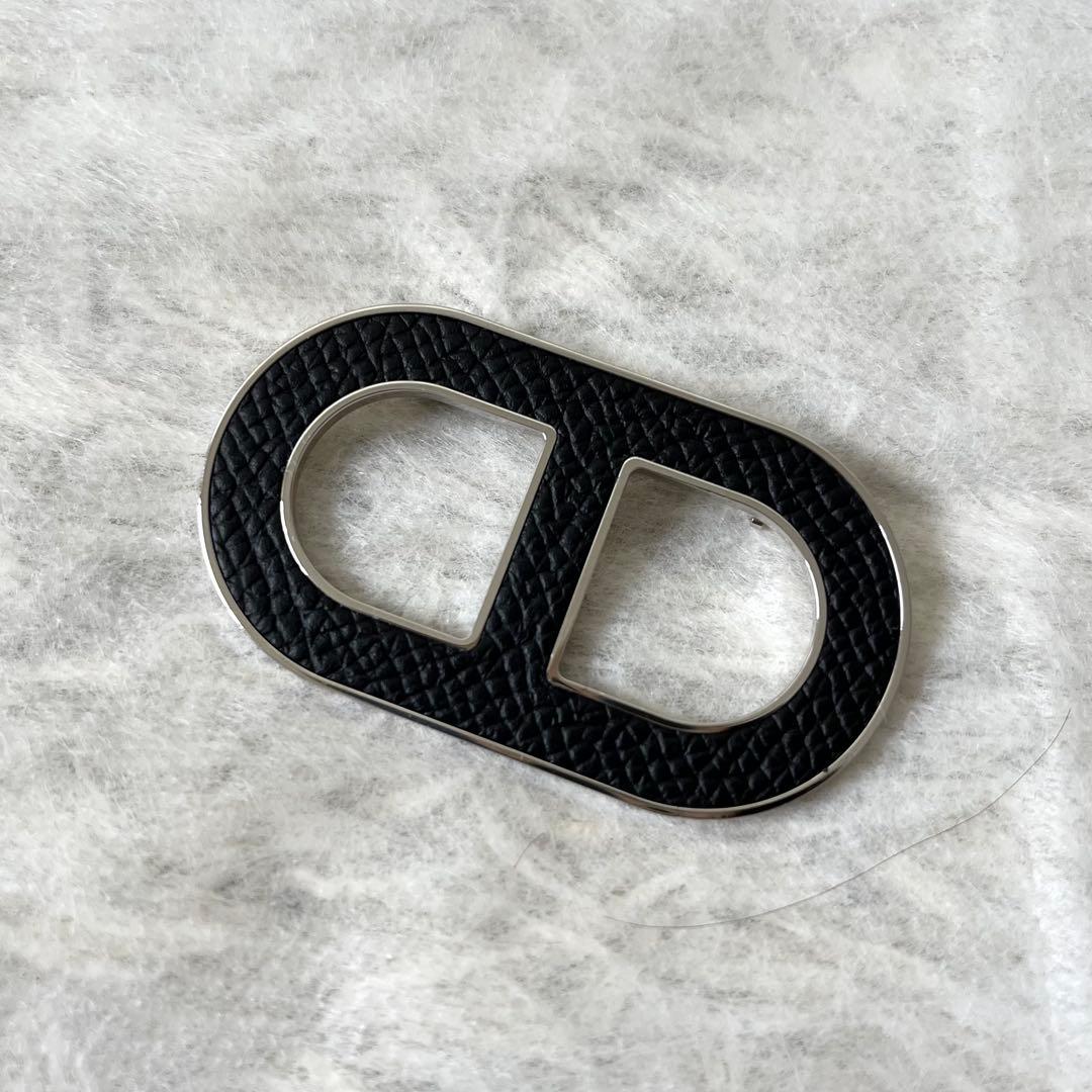 HERMES　シェーヌダンクル　バッジ　ブローチ　ブラック　黒　シルバー　箱付き