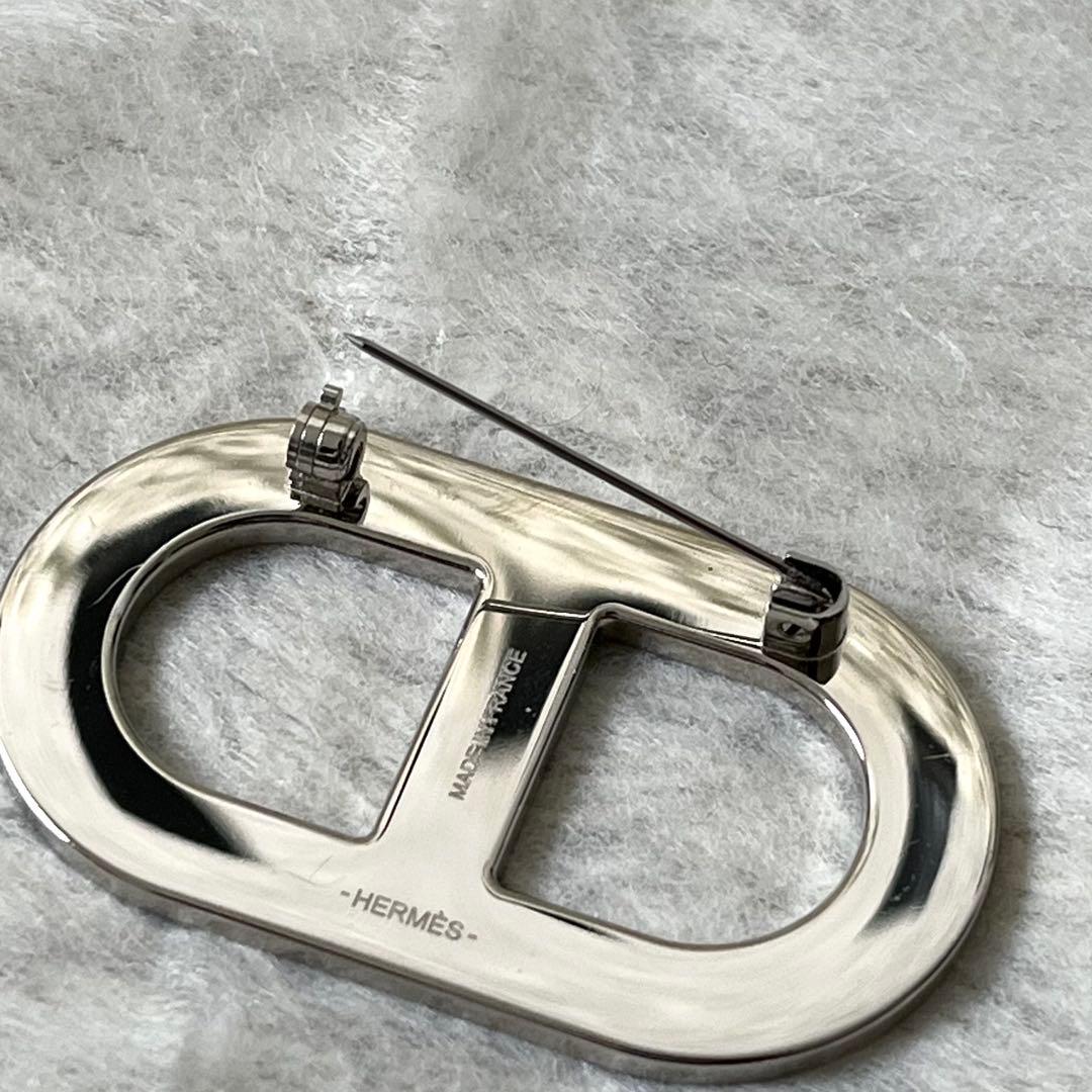 HERMES　シェーヌダンクル　バッジ　ブローチ　ブラック　黒　シルバー　箱付き