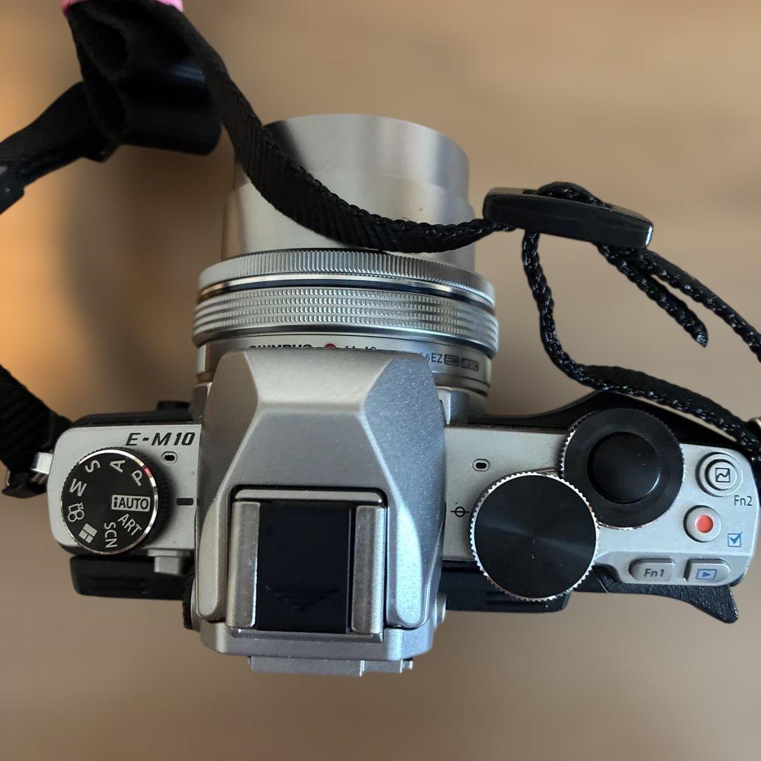 OLYMPUS OM-D E-M10 望遠レンズセット