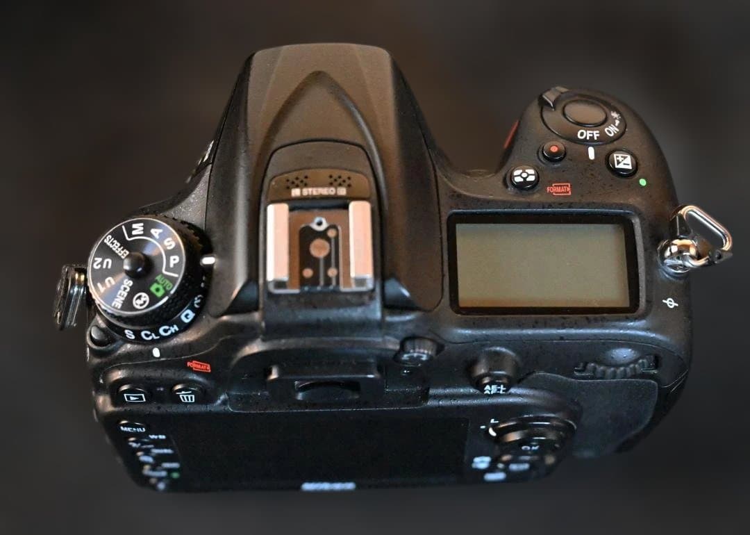 Nikon D7200 　18-140mmズームレンズキット【美品】