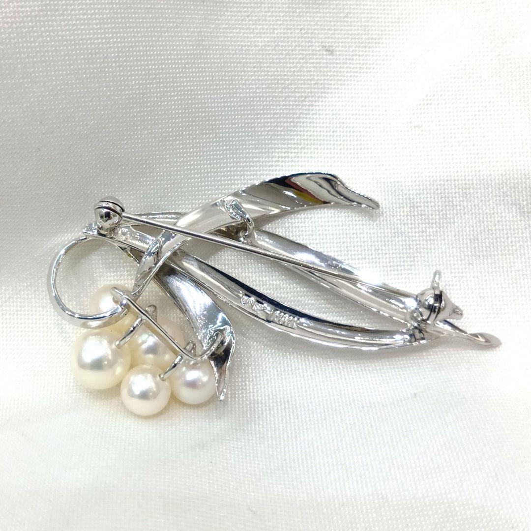 ⭐️MIKIMOTO⭐️小ぶり Silver ベビーパール デザインブローチ