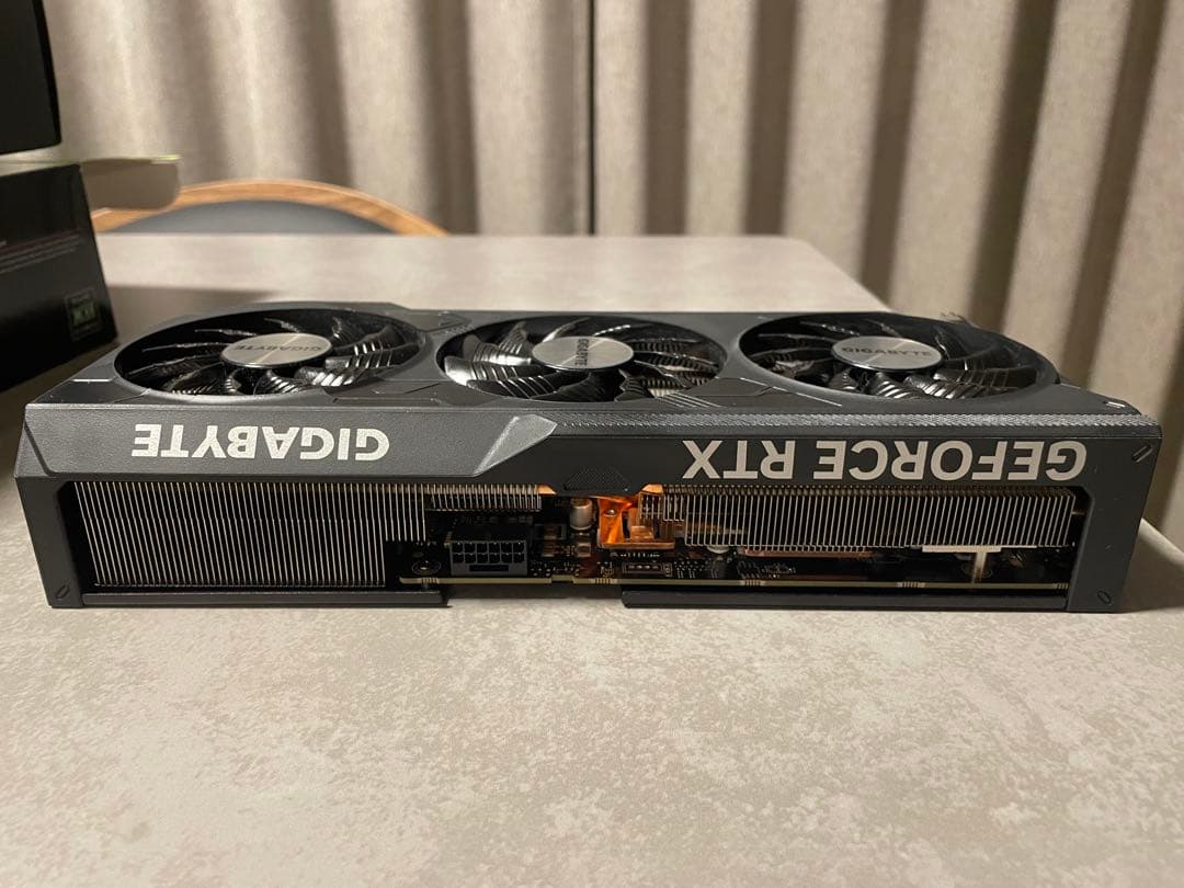 RTX 4070 Super 12g gigabyte 【新品同様】