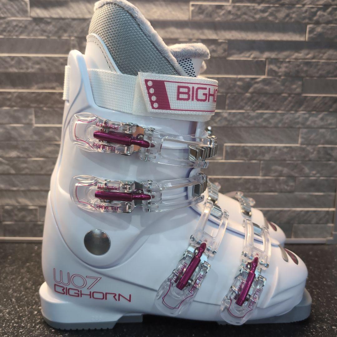 ぷぷぷ　Bighorn W07 スキーブーツ 24-24.5cm 新品