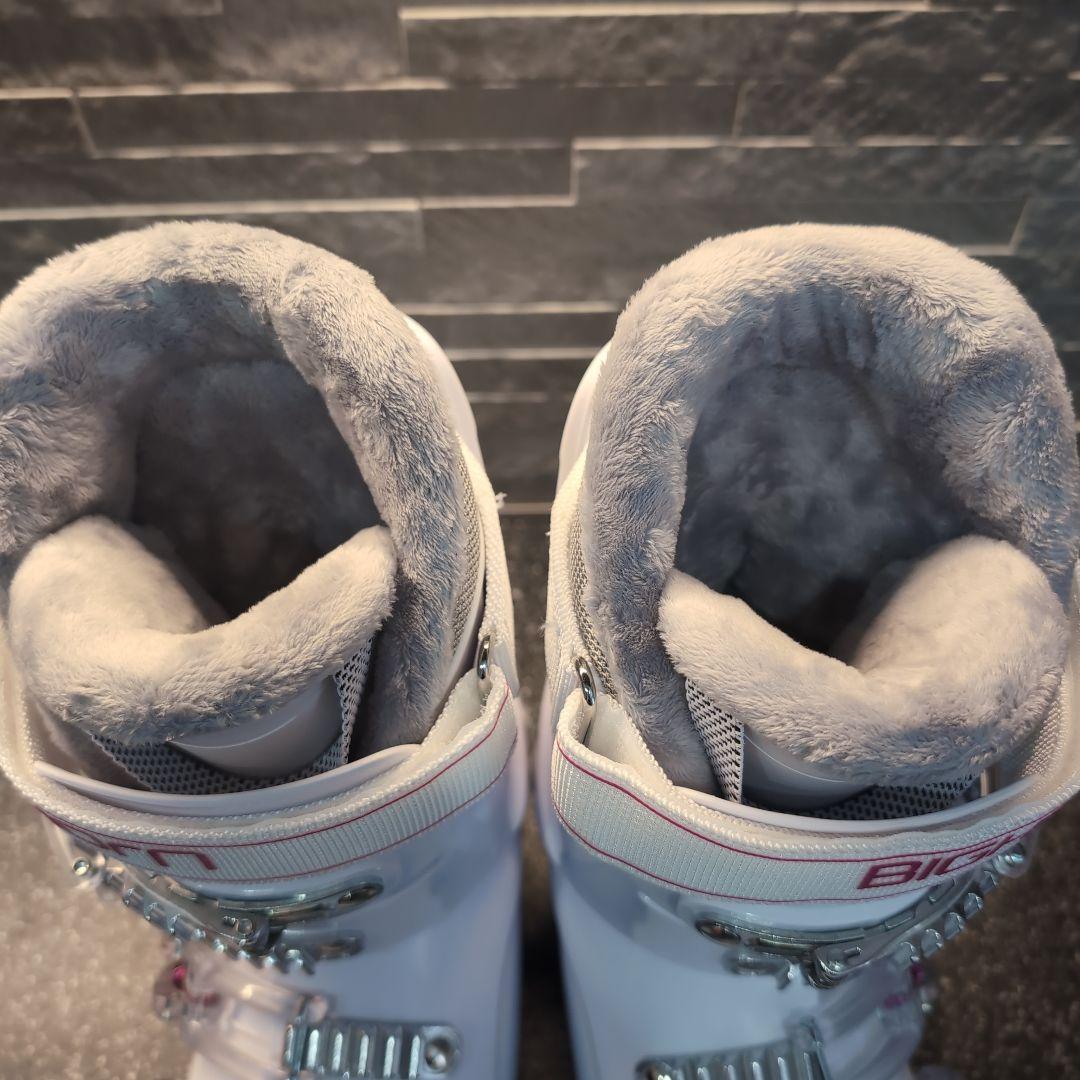 ぷぷぷ　Bighorn W07 スキーブーツ 24-24.5cm 新品