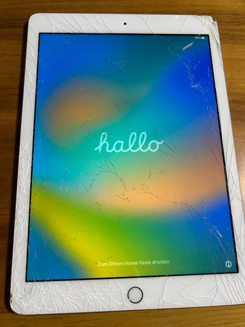 iPad 第6世代 ゴールド 画面ひび割れあり