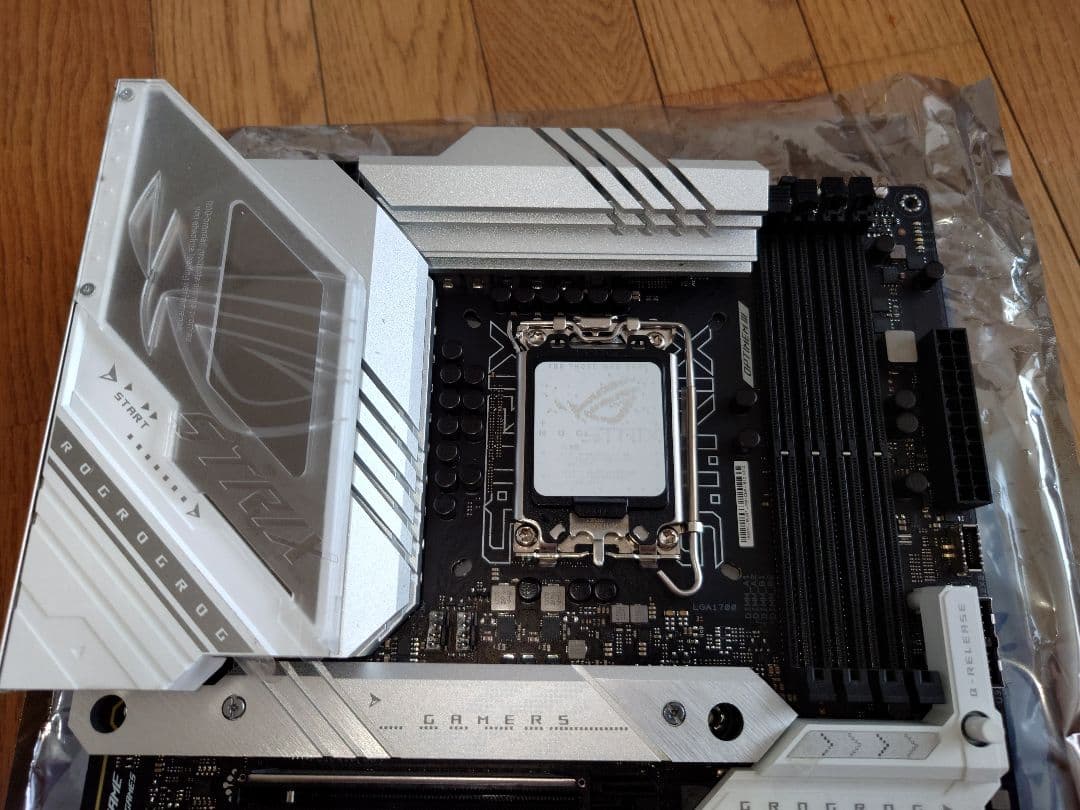 最安値 ROG STRIX Z790-A GAMING WIFI D4