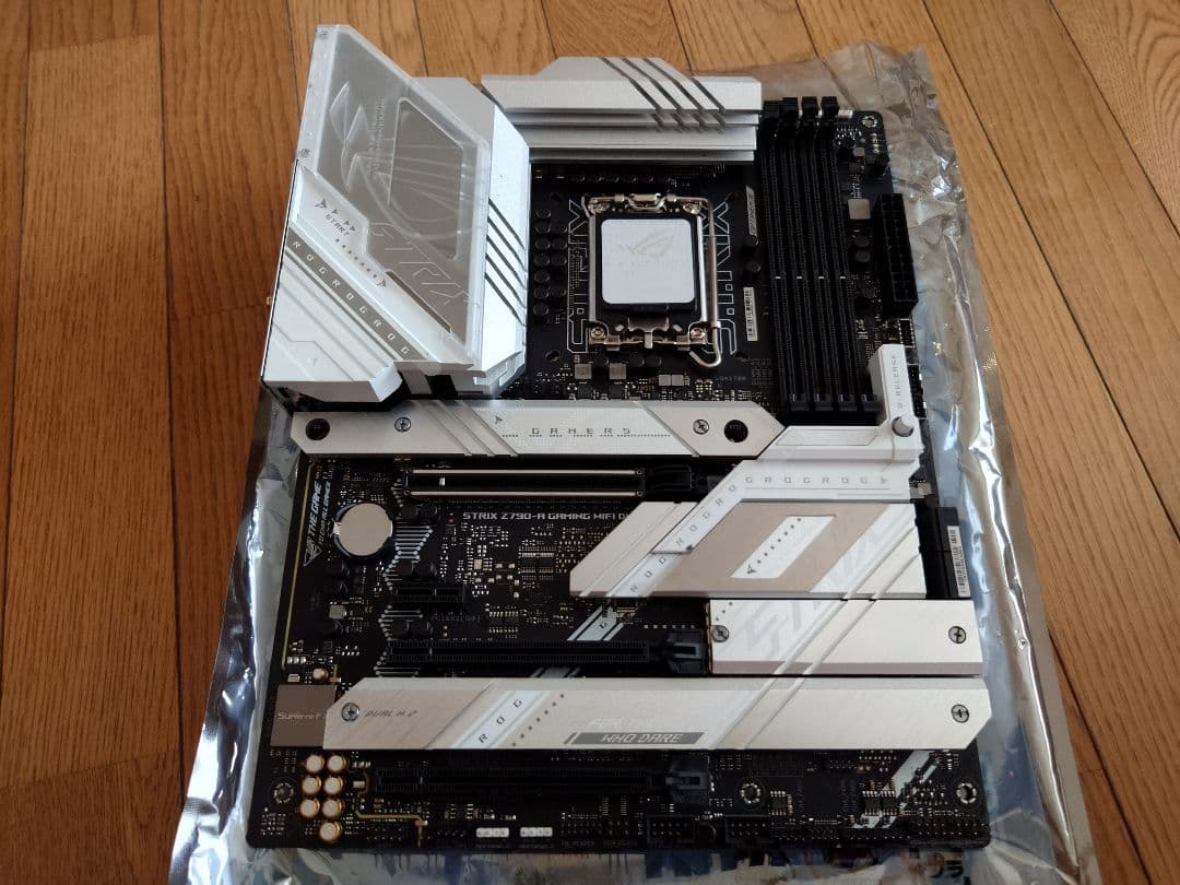 最安値 ROG STRIX Z790-A GAMING WIFI D4