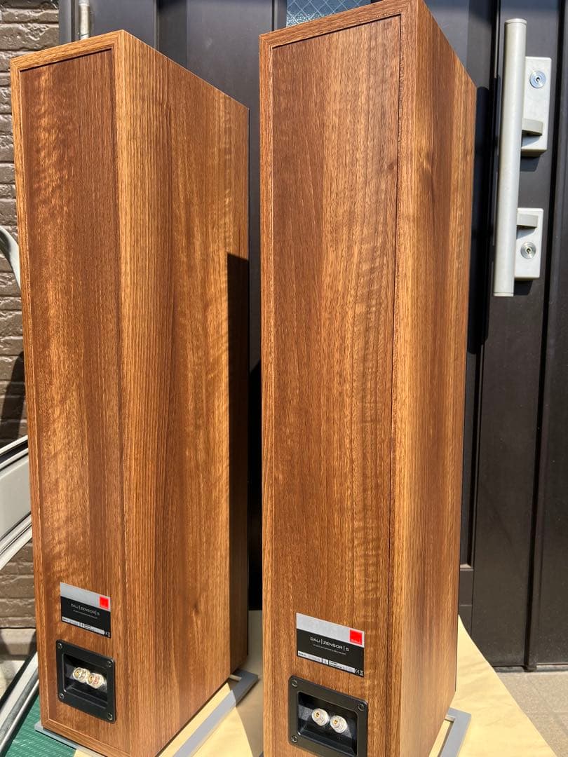 DALI ZENSOR 5 フロアスタンディングスピーカー（木目調仕上げ高品質）
