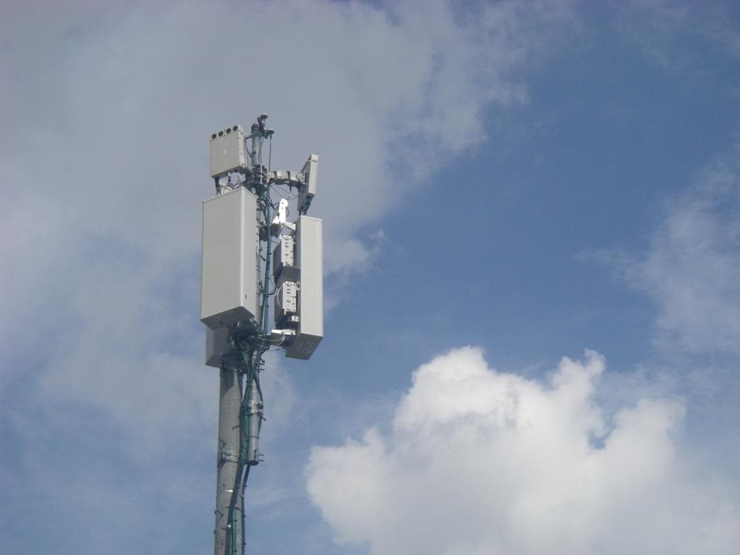 【防水カメラ】Pentax Optio W20 シルバー　スマホ転送OK