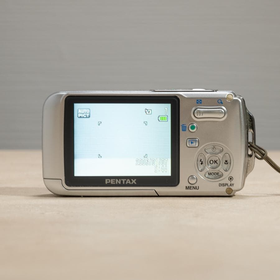 【防水カメラ】Pentax Optio W20 シルバー　スマホ転送OK