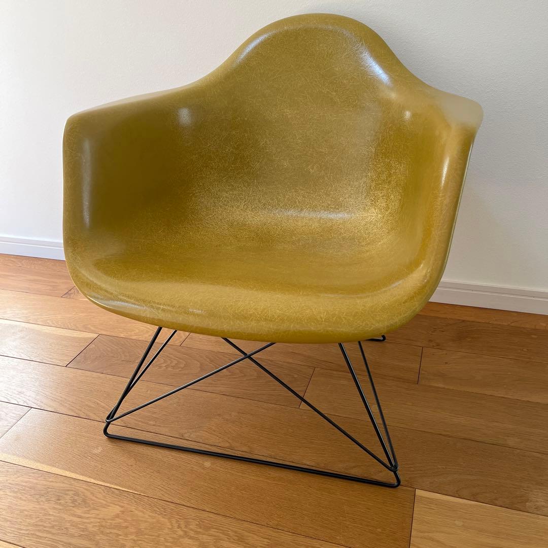 モダニカ　イームズ アームシェルチェア