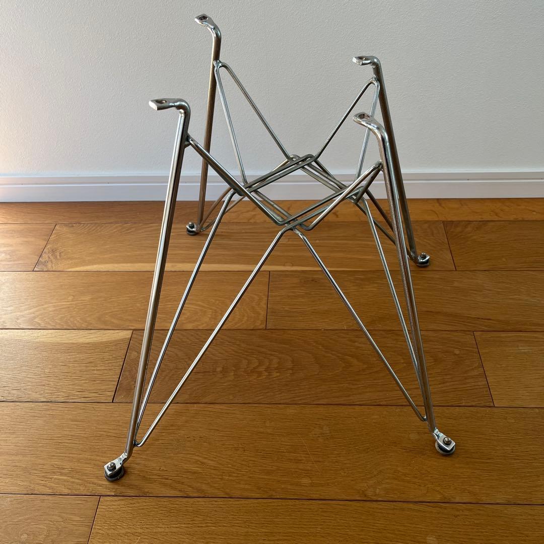 モダニカ　イームズ アームシェルチェア